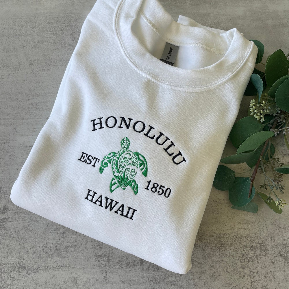 Embroidered Honolulu Hawaii Sweatshirt, Hawaii Hoodie, Crewneck Sweatshirt, Graphic Sweatshirt, Trendy Sweatshirt, Aesthetic Sweatshirt