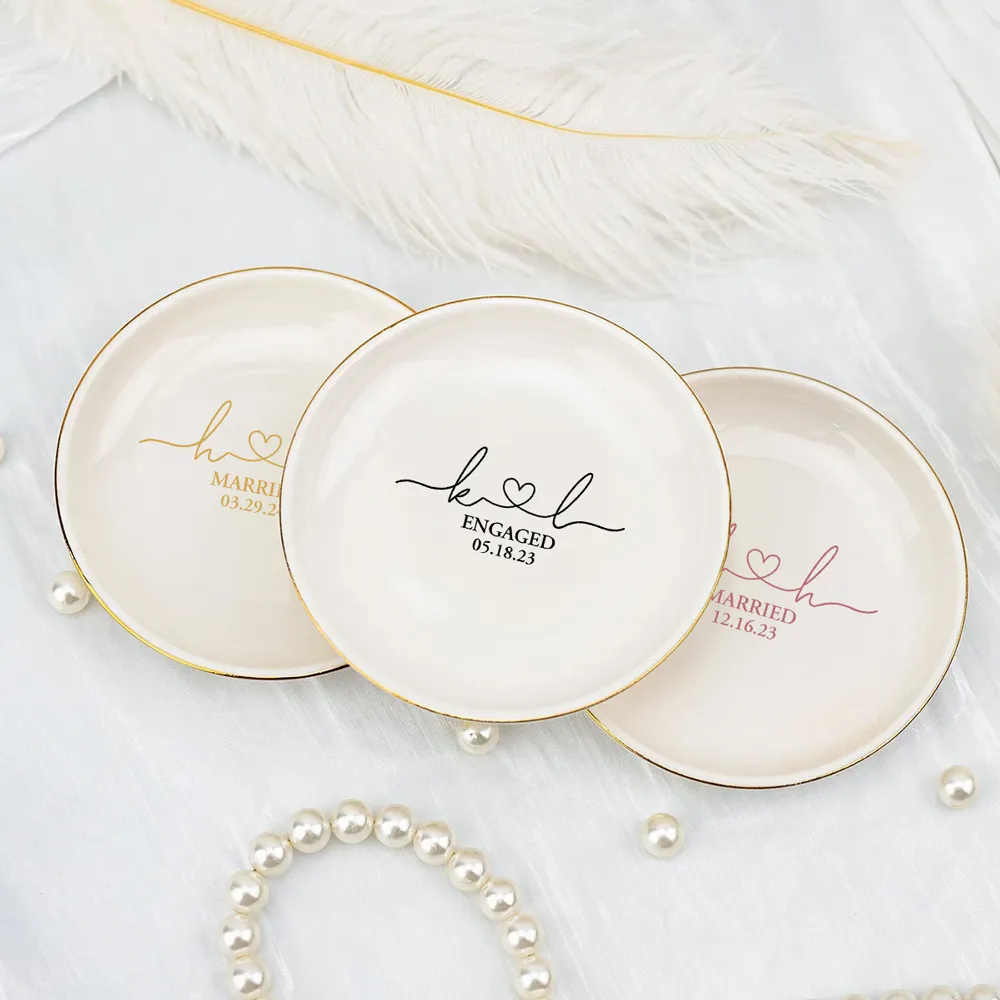 Still feels like we just got married - Personalized Jewelry Dish - Gift For Couples, Married Gift, Gift For Wife 0d8837ef-8f85-41d4-851f-949a0def5cca-ban-3.png