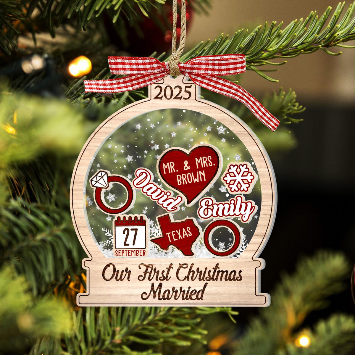 Personalized Christmas Married Ornament, First Christmas Married Ornament, Custom Mr Mrs Wedding Ornament, Wedding Keepsake, Christmas Gift