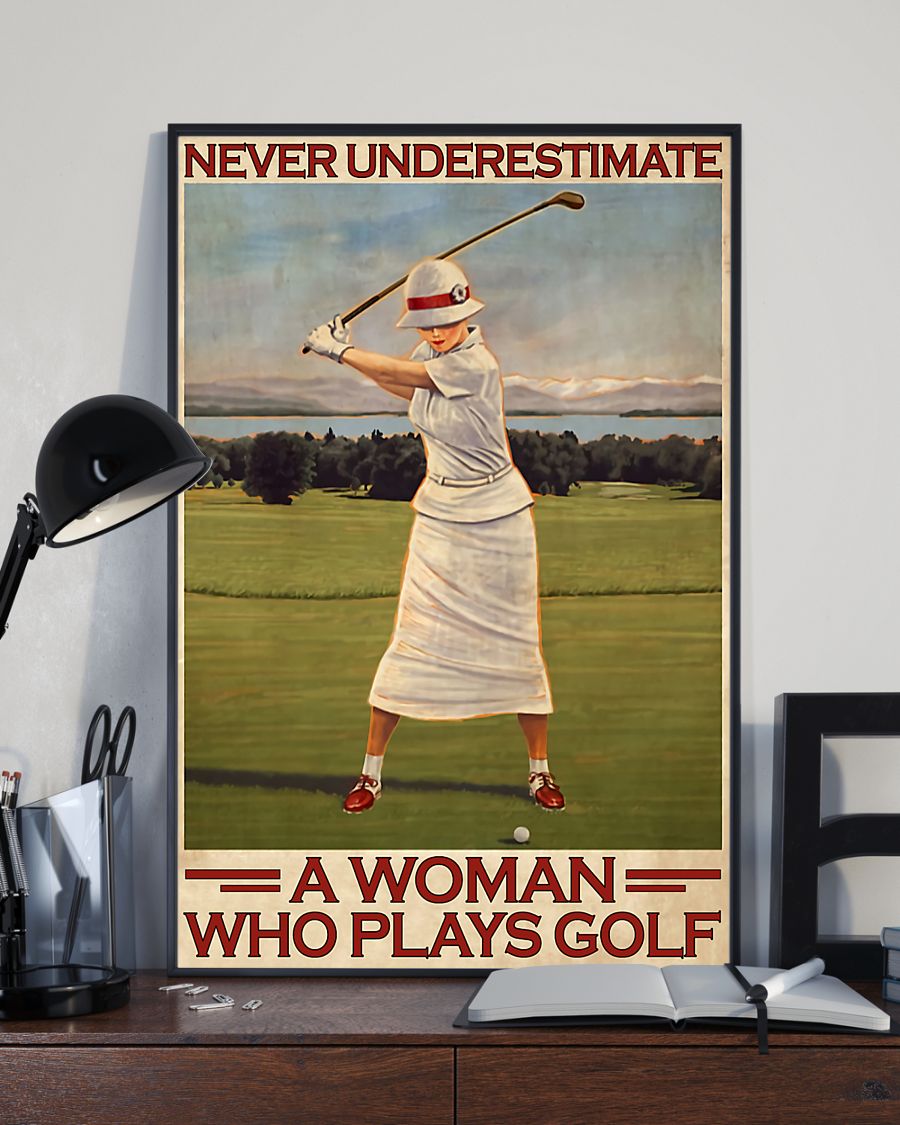 Gift For Golf Lover Canvas Never Underestimate A Woman Who Plays Golf Vertical | Wall Decor Visual Art 1606929205384.jpg