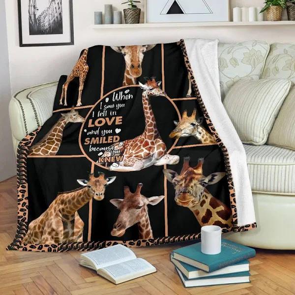 Giraffe Fall In Love Fleece Blanket - Quilt Blanket Fleece Blanket 1627010518882.jpg