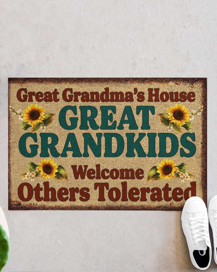 Great Grandma's House Great Grandkids Welcome Funny Indoor And Outdoor Doormat Warm House Gift Welcome Mat Birthday Gift For Friend Family 1627286823450.jpg