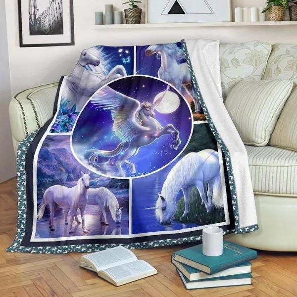 Unicorn Fleece Blanket  1628674786066.jpg