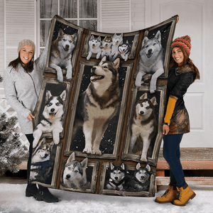 Black & White Husky 3d Blanket Gift For Husky Dog Lovers Gift For Friend Family Home Decor Bedding Couch Sofa Soft And Comfy Cozy 1629078723294.png