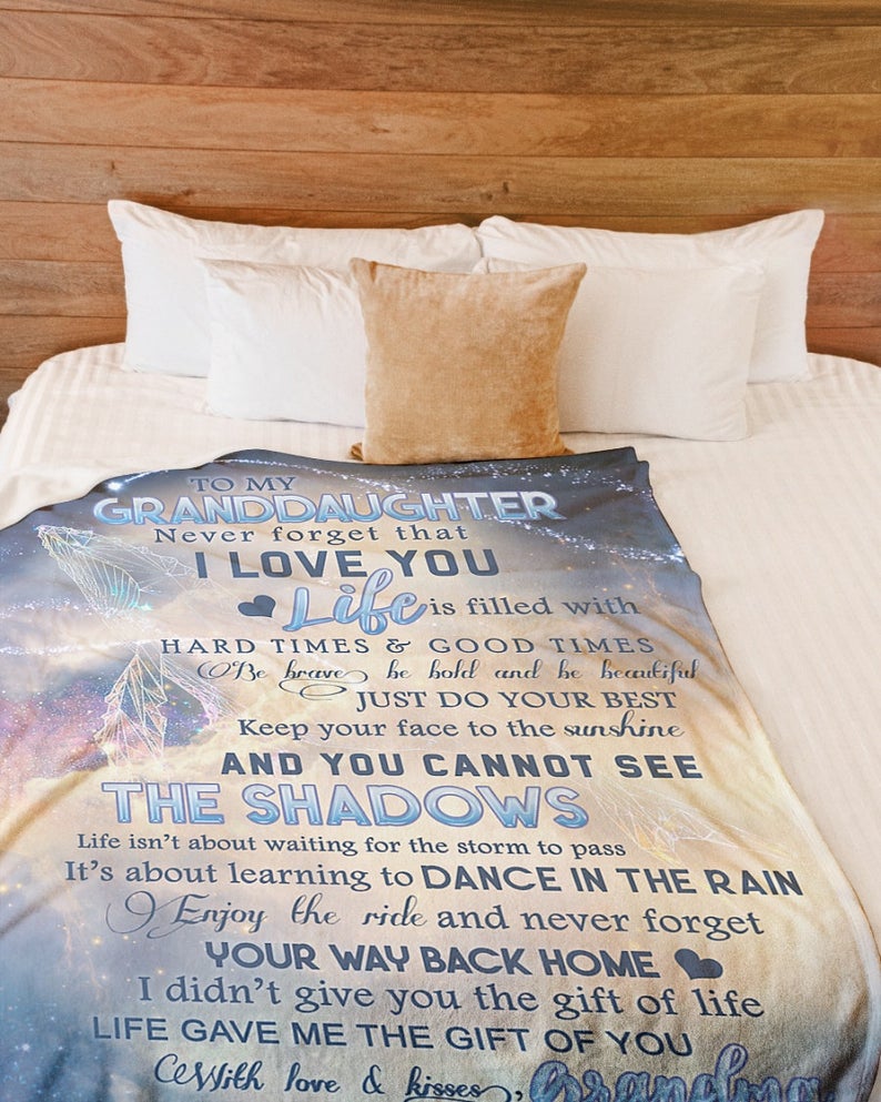 To My Granddaughter Love And Kisses From Grandma Never Forget That I Love You Blanket Gift For Family Home Decor Bedding Couch Sofa Soft And Comfy Cozy 1629190511555.jpg