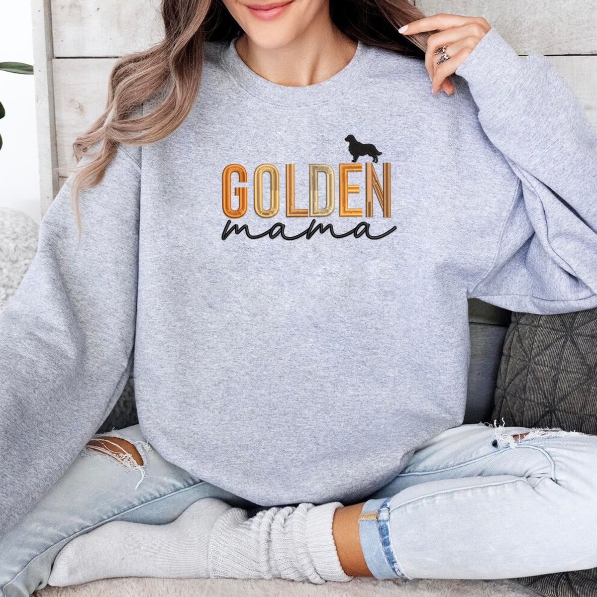 Golden Mama Embroidery Apparel Golden Retriever Sweatshirt 1711679633559.jpg