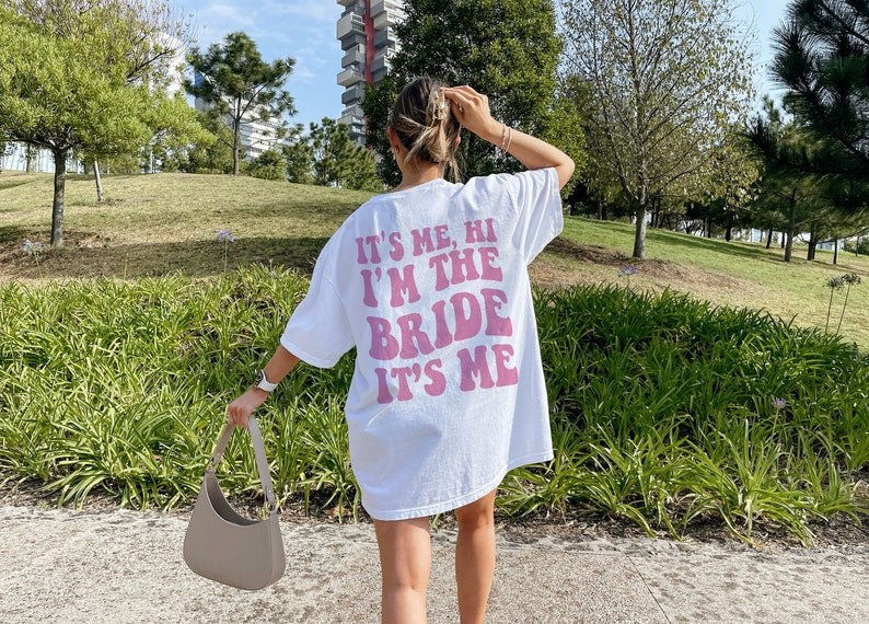 Its Me Hi Im The Bride Its Me Retro Bride Shirt Trendy Aesthetic Words On Back Groovy Bachelorette Party Tee Engagement Wedding 1715571871895.jpg