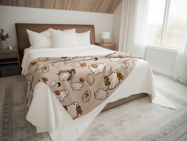 halloween ghost blanket for fall decor cute ghosts throw blanket fall vibes 1726211879376.jpg