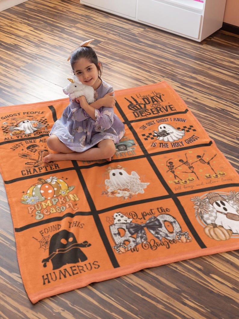 vintage halloween blanket spooky season throw halloween watching movie blanket retro pumpkin blanket cute ghost groovy skeleton blanket 1726212719757.jpg