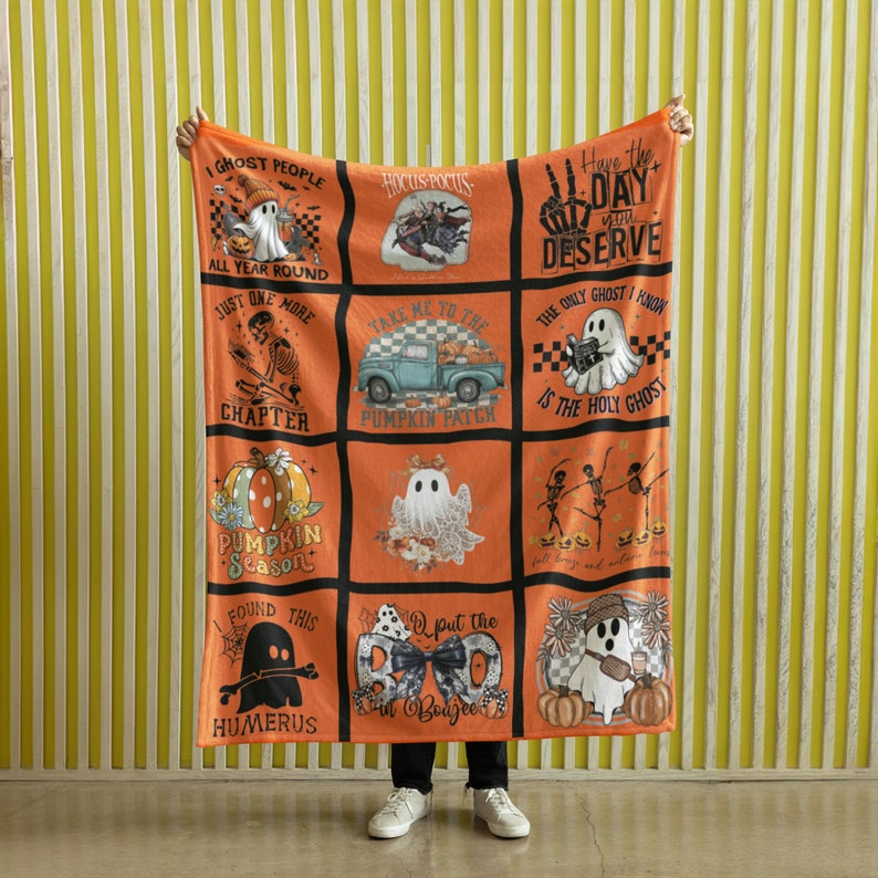 vintage halloween blanket spooky season throw halloween watching movie blanket retro pumpkin blanket cute ghost groovy skeleton blanket 1726212719761.jpg