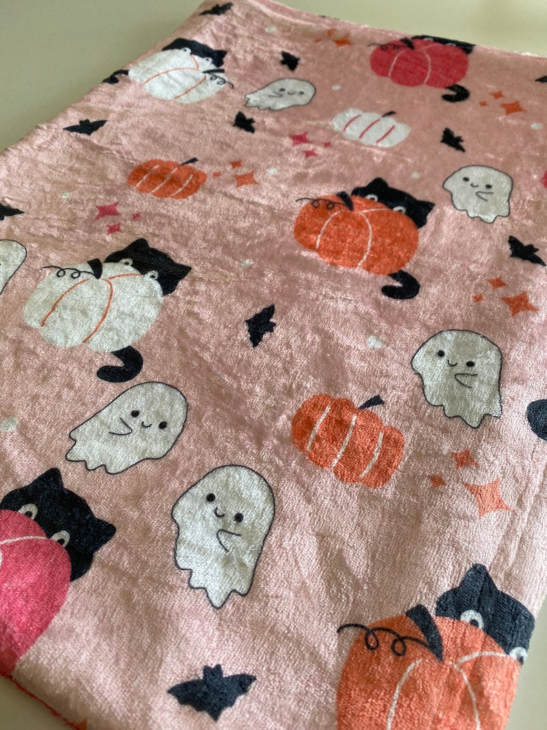 halloween black cat blanket cozy pumpkin throw blanket cute ghost throw adult velveteen minky comfy blanket seasonal couch blanket gift 1727754206410.jpg