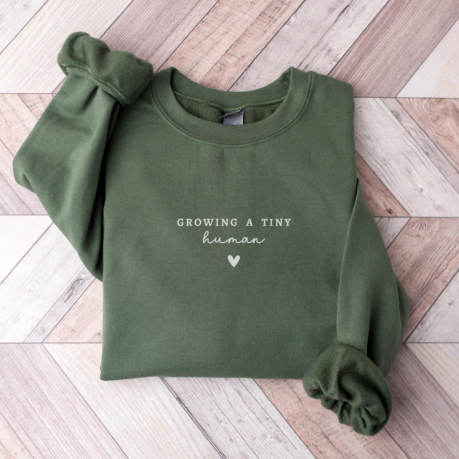 growing a tiny human soon to be mom shirt im pregnant daughter expecting mom gift pregnancy reveal baby announcement ideas 1742872131872.jpg
