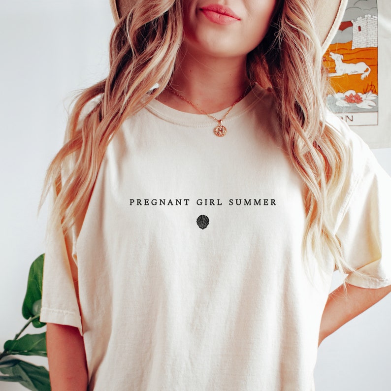 Pregnant Girl Summer Shirt Beach Pregnancy Announcement T Shirt Pregnancy Reveal Tee Baby Shower Gift Mom Shirt 1748228559094.jpg