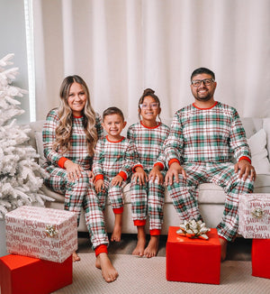 Family Christmas Matching Family Family Christmas Pajamas Christmasp Ajamas Christmas Familigiftful Family Christmas Gifted Pajamas 1761810780762.jpg