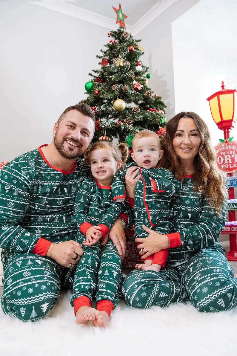 Green Family Matching Christmas Pyjamas  Adult Kids Dogs Xmas Sets  Christmas Matching Pajamas 1762740805856.jpg