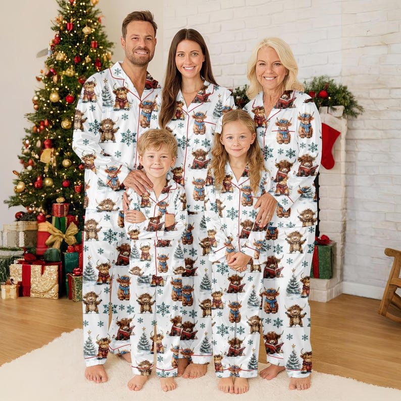 Christmas Highland Cow Pajamas Set Cute Christmas Cow Pajamas Western Christmas Gift Holiday Family Pajamas Highland Cow Kids Pjs Set 1763974441963.jpg