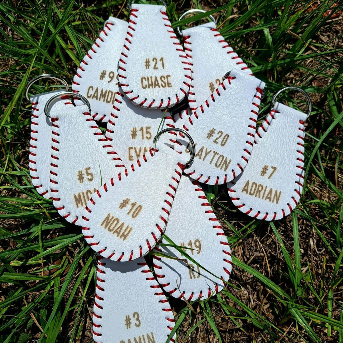 Custom Name & Number - Personalized Leather Baseball Keychain - Gift For Baseball Lovers, Gift For Mom Dad