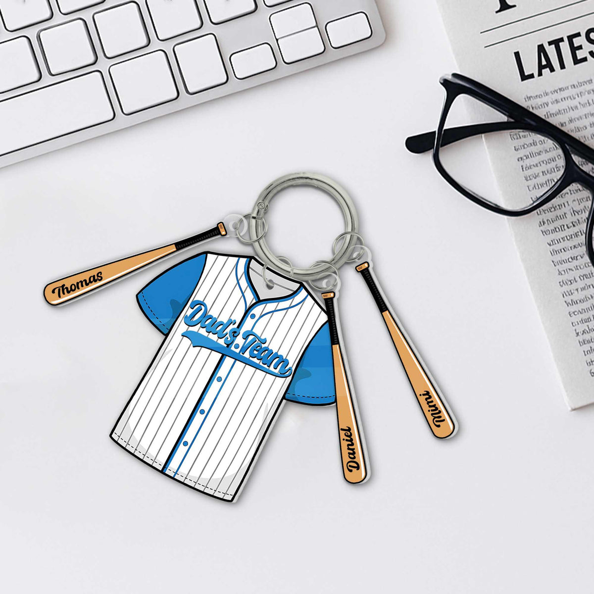 Dad's Team Baseball Keychain Personalized Gift with Kids' Names on Bats, Custom Father s Day Keyring for Baseball Lover Dad