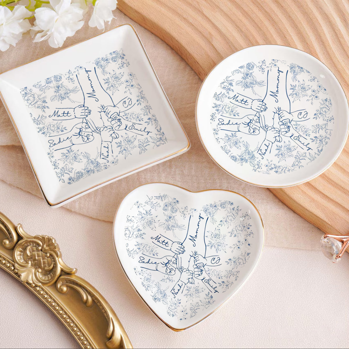Personalized Holding Mom's Hand Ceramic Jewelry Dish with 1-6 Kids: Chinoiserie Mom Trinket Dish, Mothers Day Gift for Mom, Mama Ring Holder