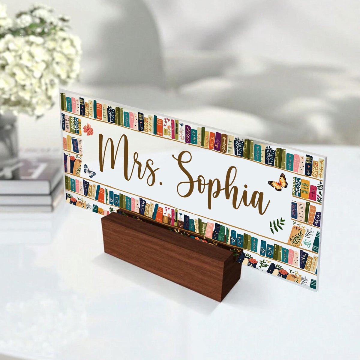 Personalized Vintage Bookshelf Teacher Desk Name Plate Back To School Gift, Custom Name Librarian Gifts, Teacher Appreciation Gift 1d4fe842-acb1-4fe0-8291-09adc3470845-banner-2.jpg