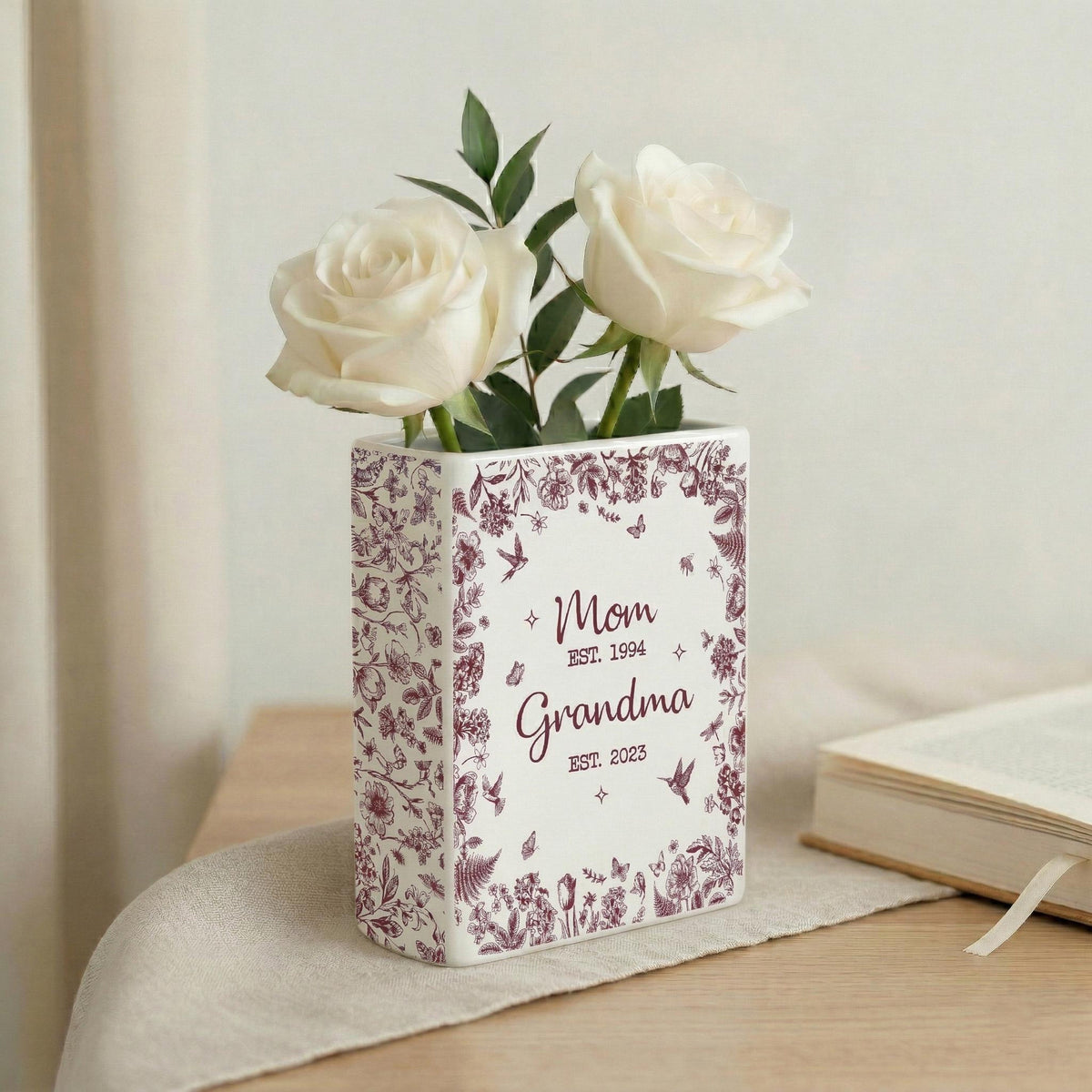 Custom Mom Grandma Book Vase, Toile de Jouy Ceramic Vase, First Time Grandma Gift, Mothers Day Gift, Pregnancy Announcement, Nana Book Vase