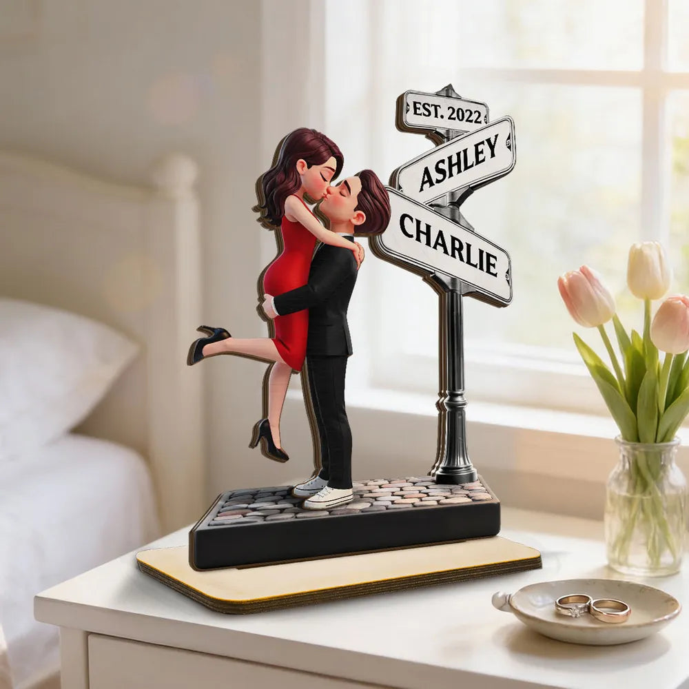 3D Hugging Kissing Couple Street Sign - Personalized Wooden Plaque With Flat Base - Valentine's Day Gift For Couple