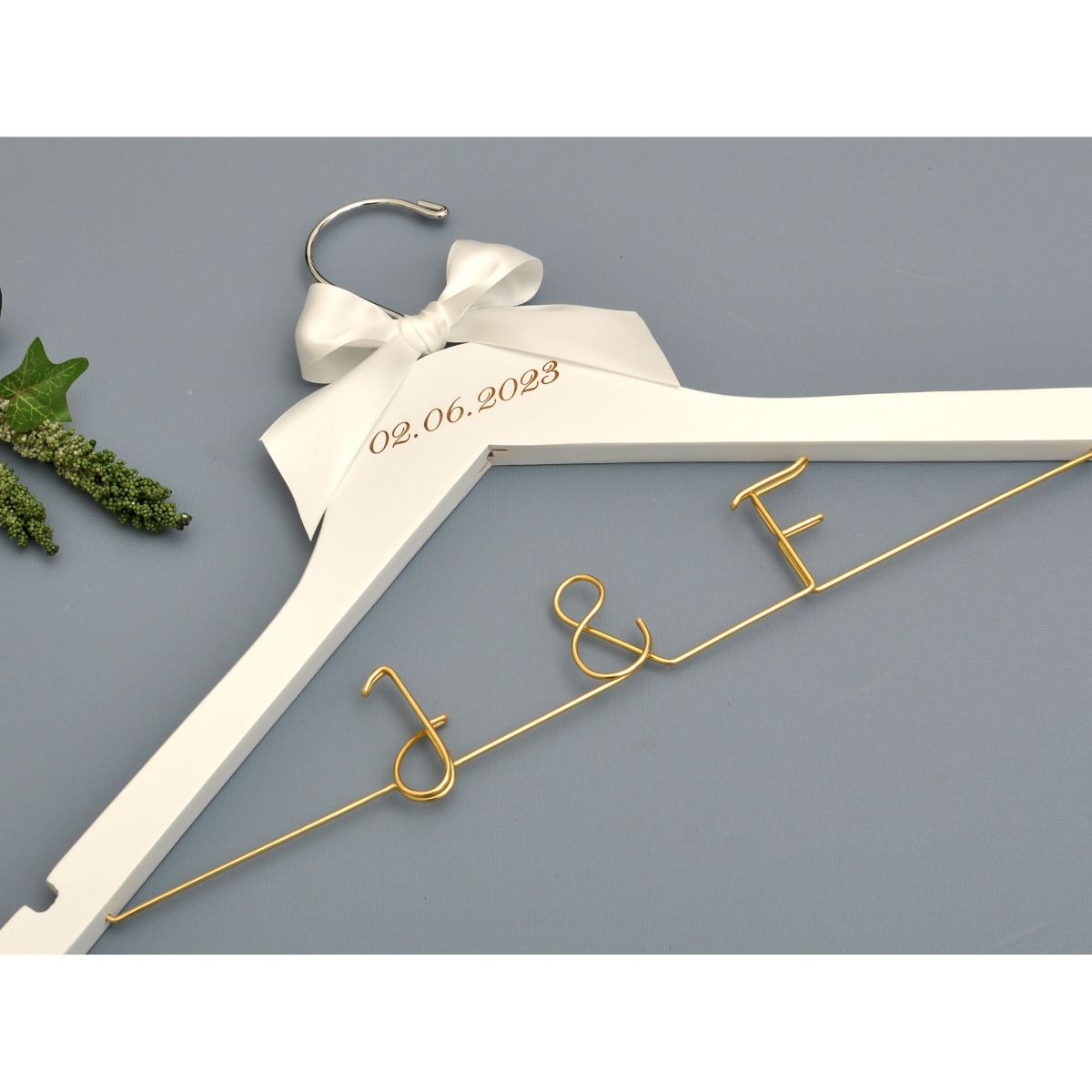 Bridal Hanger, Wedding Name Hanger, Personalized Hanger, Wedding Custom Hanger, Dress Hanger. Wedding Gifts
