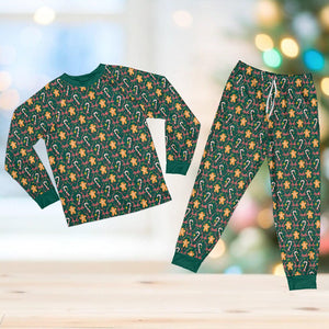 Family Christmas Pajamas Set, Preppy Coquette Christmas Gingerbread Man Long Sleeve Two Piece Pajama, Cute Xmas Holiday Loungewear Set