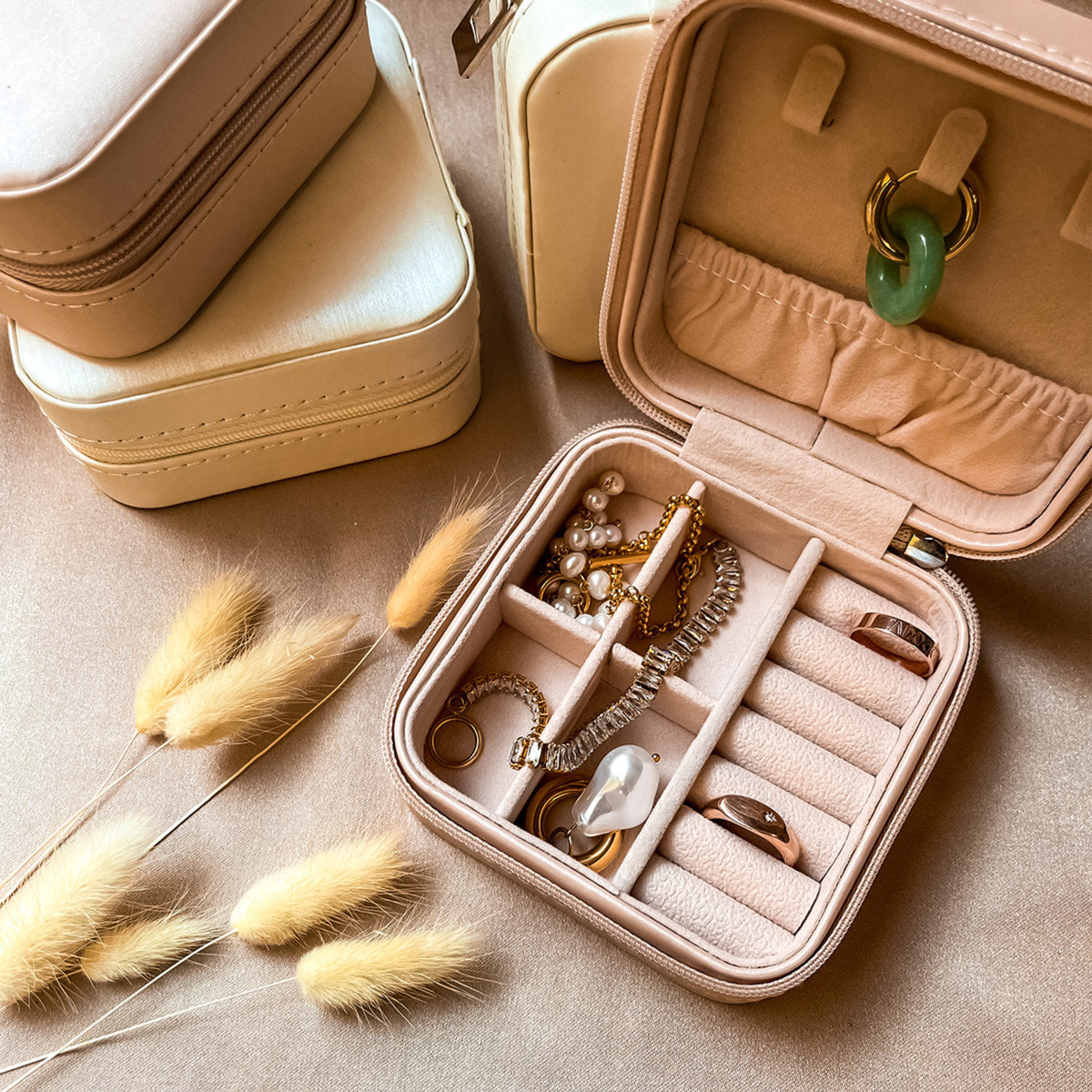 Personalized Floral Initial - Custom Square Jewelry Box - Gift For Her, Bridesmaid Gifts, Memorial Gifts