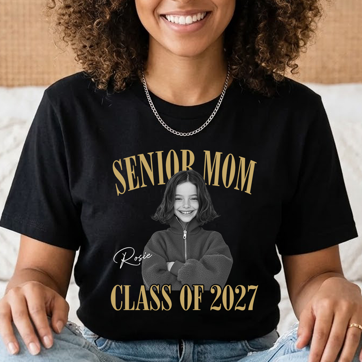 Custom Retro Senior Mom 2027 Dark Shirt - Personalized Class of 2027 Gift, Proud Family Gift