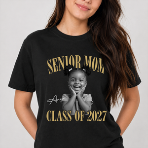 Custom Retro Senior Mom 2027 Dark Shirt - Personalized Class of 2027 Gift, Proud Family Gift