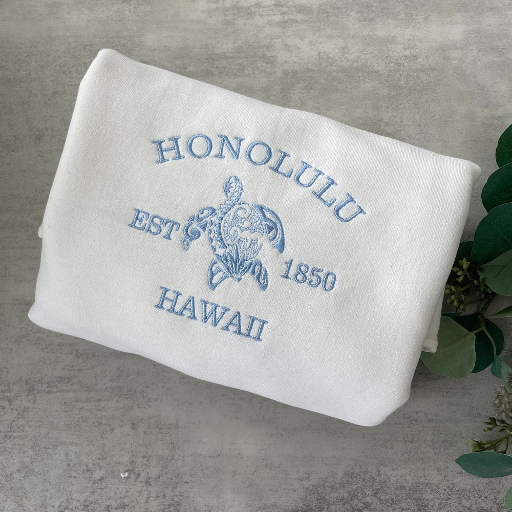 Embroidered Honolulu Hawaii Sweatshirt, Hawaii Hoodie, Crewneck Sweatshirt, Graphic Sweatshirt, Trendy Sweatshirt, Aesthetic Sweatshirt