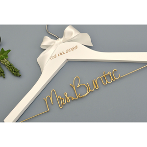 Bridal Hanger, Wedding Name Hanger, Personalized Hanger, Wedding Custom Hanger, Dress Hanger. Wedding Gifts