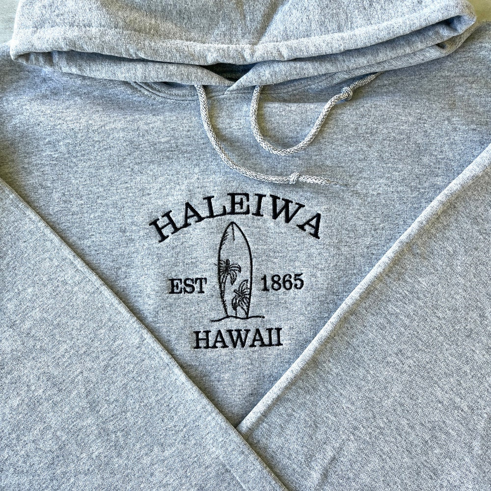 Embroidered Sweatshirt, Hawaii Sweatshirt, Summer Sweatshirt, Haleiwa Hawaii Sweatshirt, Hawaii Sweatshirt, Embroidered Hawaii Crewneck,