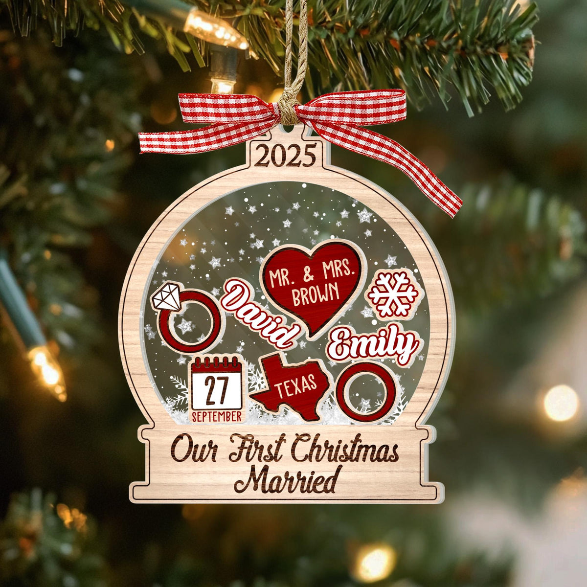 Personalized Christmas Married Ornament, First Christmas Married Ornament, Custom Mr Mrs Wedding Ornament, Wedding Keepsake, Christmas Gift