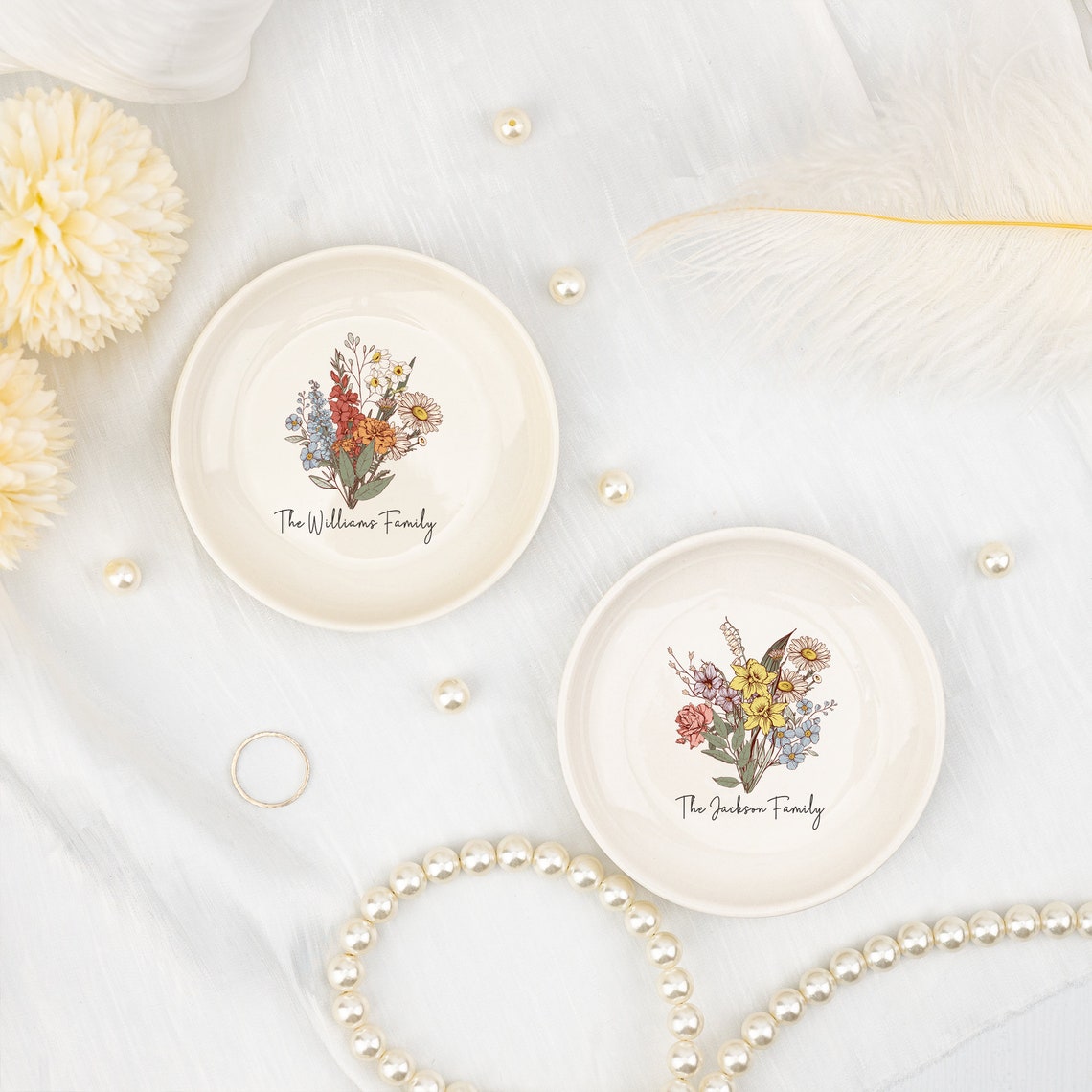 Custom Flower Jewelry Dish, Birth Flower Bouquet Ring Dish, Personalized Birthday Gift for Mother, Family Combine Jewelry Dish for Grandma