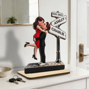 3D Hugging Kissing Couple Street Sign - Personalized Wooden Plaque With Flat Base - Valentine's Day Gift For Couple