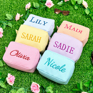 Custom Name Seersucker Makeup Bag, Monogramed Makeup Bag, Bridesmaid Makeup Bag, Monogrammed Toiletry Bag, Bridesmaid Gift
