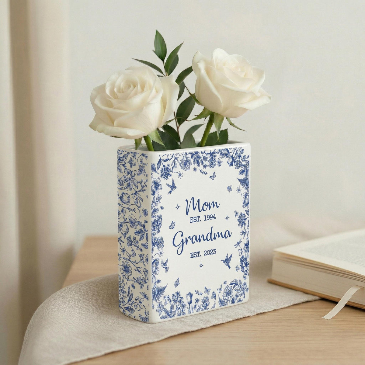 Custom Mom Grandma Book Vase, Toile de Jouy Ceramic Vase, First Time Grandma Gift, Mothers Day Gift, Pregnancy Announcement, Nana Book Vase