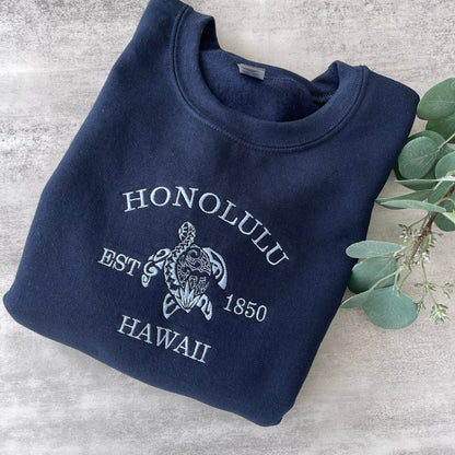 Embroidered Honolulu Hawaii Sweatshirt, Hawaii Hoodie, Crewneck Sweatshirt, Graphic Sweatshirt, Trendy Sweatshirt, Aesthetic Sweatshirt