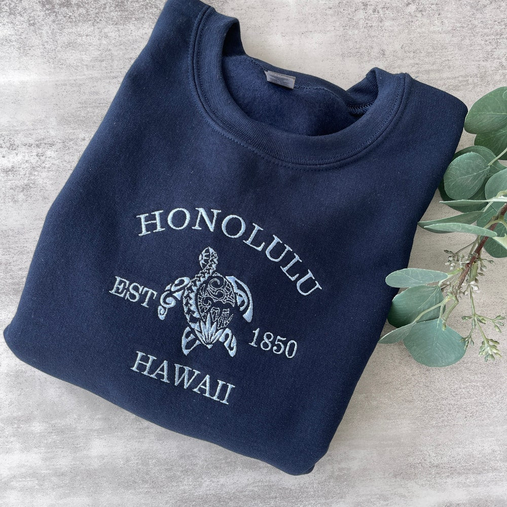 Embroidered Honolulu Hawaii Sweatshirt, Hawaii Hoodie, Crewneck Sweatshirt, Graphic Sweatshirt, Trendy Sweatshirt, Aesthetic Sweatshirt