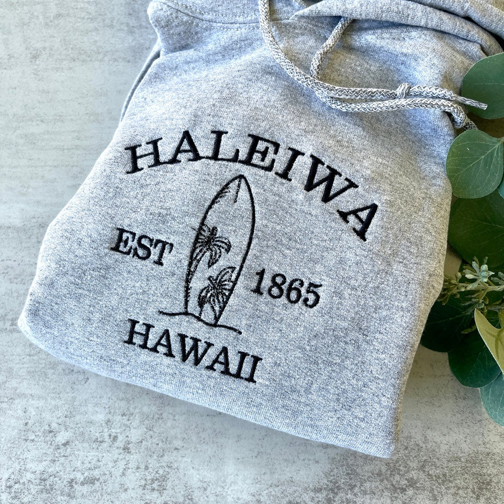 Embroidered Sweatshirt, Hawaii Sweatshirt, Summer Sweatshirt, Haleiwa Hawaii Sweatshirt, Hawaii Sweatshirt, Embroidered Hawaii Crewneck,
