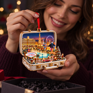 Personalized Las Vegas Strip Christmas Ornament – 3D Suitcase Cityscape with Custom Name, Vegas Trip Souvenir Gift 4cb73a4c-f8d0-4bca-9683-2192d2a6088d-Sophia-s-Las-Vegas-Christmas-Ornament-Gift-3.png