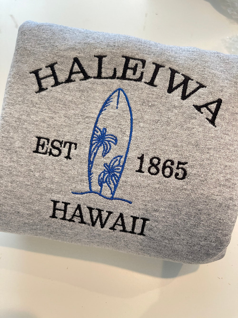 Embroidered Sweatshirt, Hawaii Sweatshirt, Summer Sweatshirt, Haleiwa Hawaii Sweatshirt, Hawaii Sweatshirt, Embroidered Hawaii Crewneck,