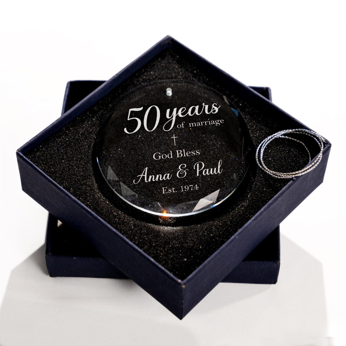 Custom 50th Wedding Ornament for Parents, Parents Golden Wedding Anniversary Gift, 50 Years of Marriage Gifts for Christian