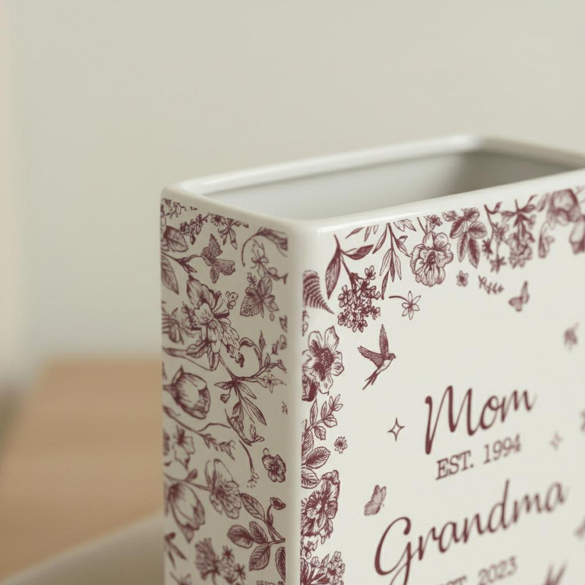 Custom Mom Grandma Book Vase, Toile de Jouy Ceramic Vase, First Time Grandma Gift, Mothers Day Gift, Pregnancy Announcement, Nana Book Vase