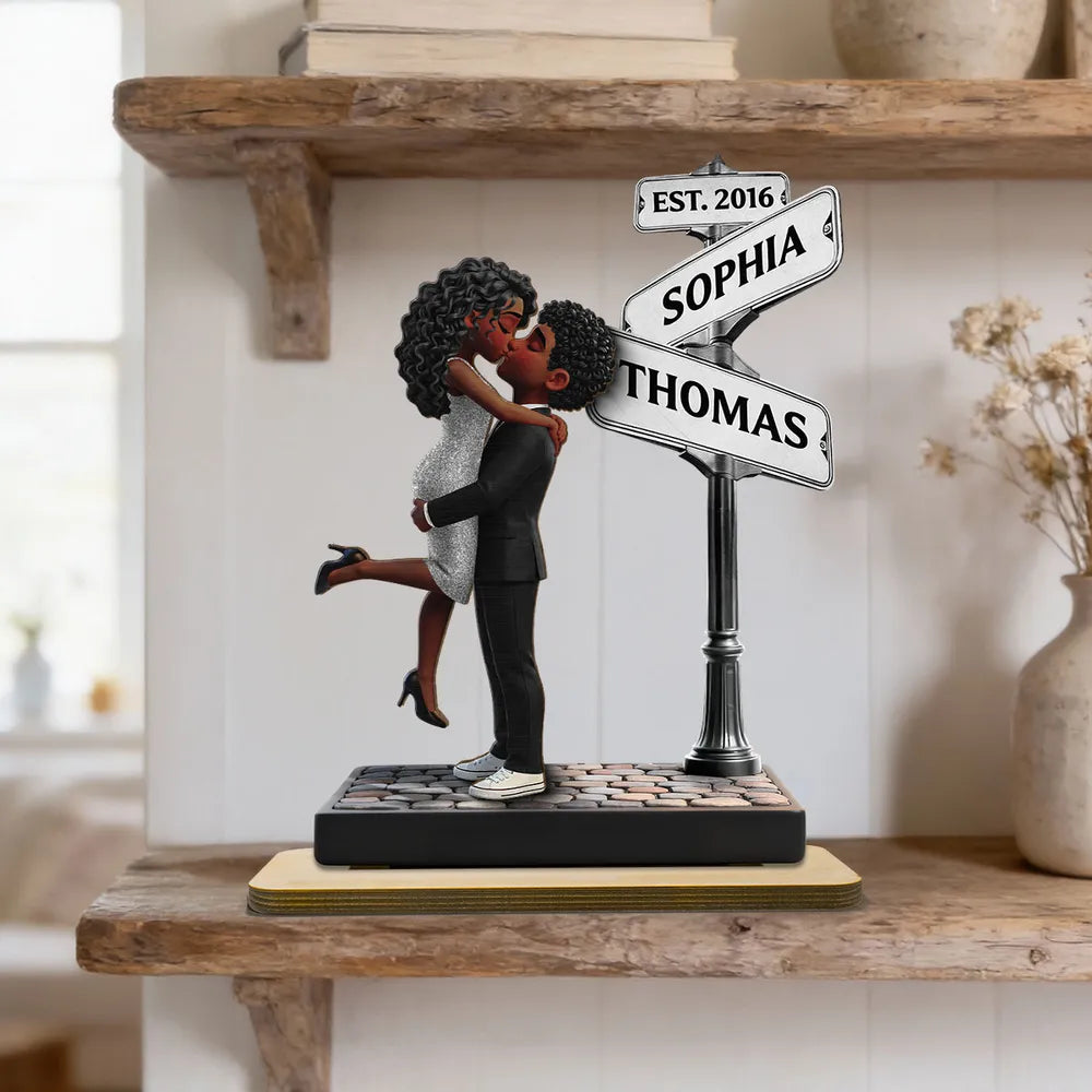 3D Hugging Kissing Couple Street Sign - Personalized Wooden Plaque With Flat Base - Valentine's Day Gift For Couple