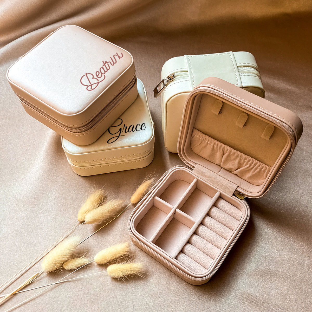 Custom Name Jewelry Box, Wedding Jewelry Travel Organizer, Bridal Party Jewelry Box, Bridesmaid Gift, Gift for Her, Gift For Mom