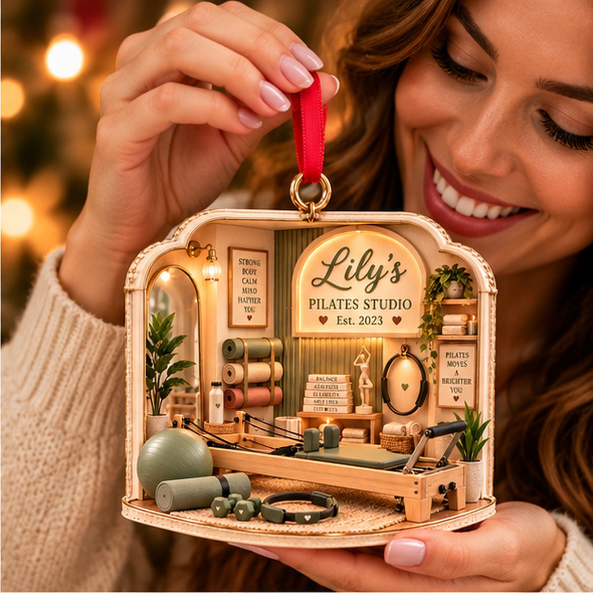 Personalized Pilates Studio Corner Christmas Ornament – Custom Name & Year, Pilates Lover Gift, Pilates Instructor Gift for Her 5f6ad13e-cf8c-4387-bf41-305f3ca166c1-t-i-xu-ng-99-.png
