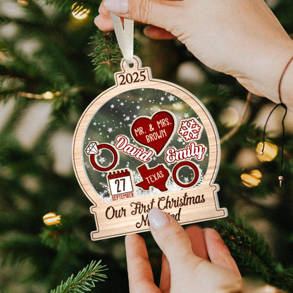 Personalized Christmas Married Ornament, First Christmas Married Ornament, Custom Mr Mrs Wedding Ornament, Wedding Keepsake, Christmas Gift